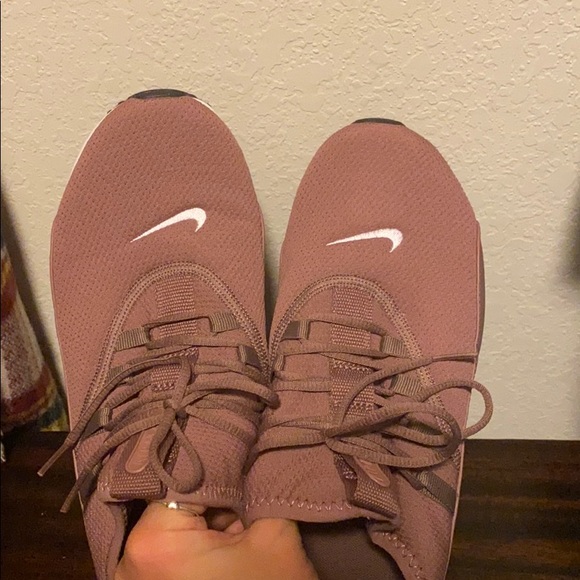 Nike shoes - Picture 4 of 6